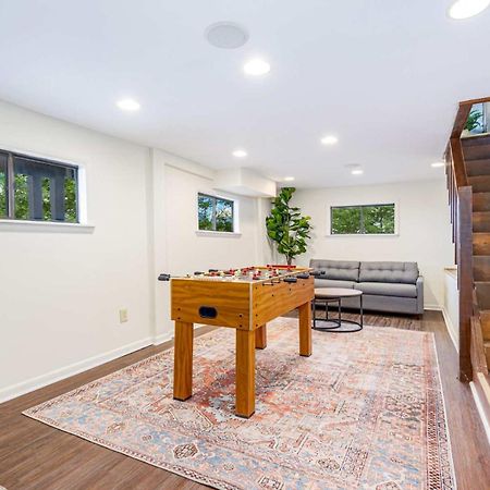 Inwood Amazing Views, Hot Tub, Fire Pit, Deck & Fireplace מראה חיצוני תמונה