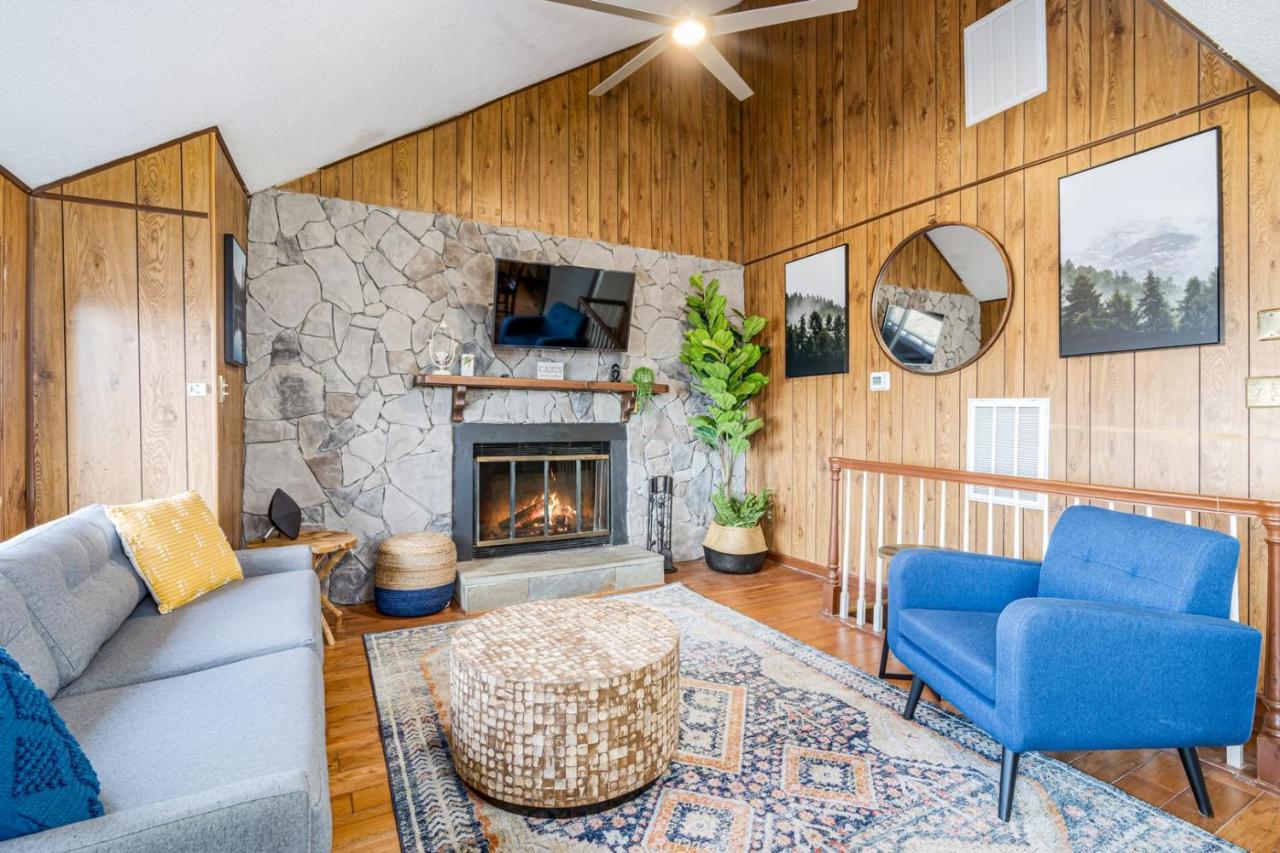Inwood Amazing Views, Hot Tub, Fire Pit, Deck & Fireplace מראה חיצוני תמונה