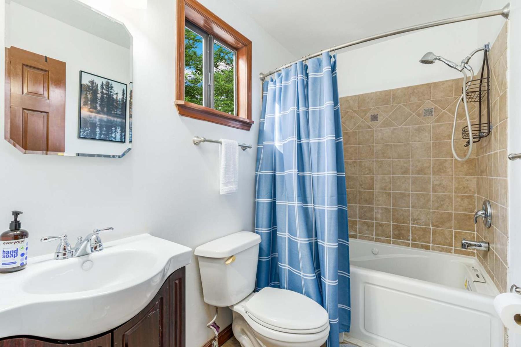 Inwood Amazing Views, Hot Tub, Fire Pit, Deck & Fireplace מראה חיצוני תמונה