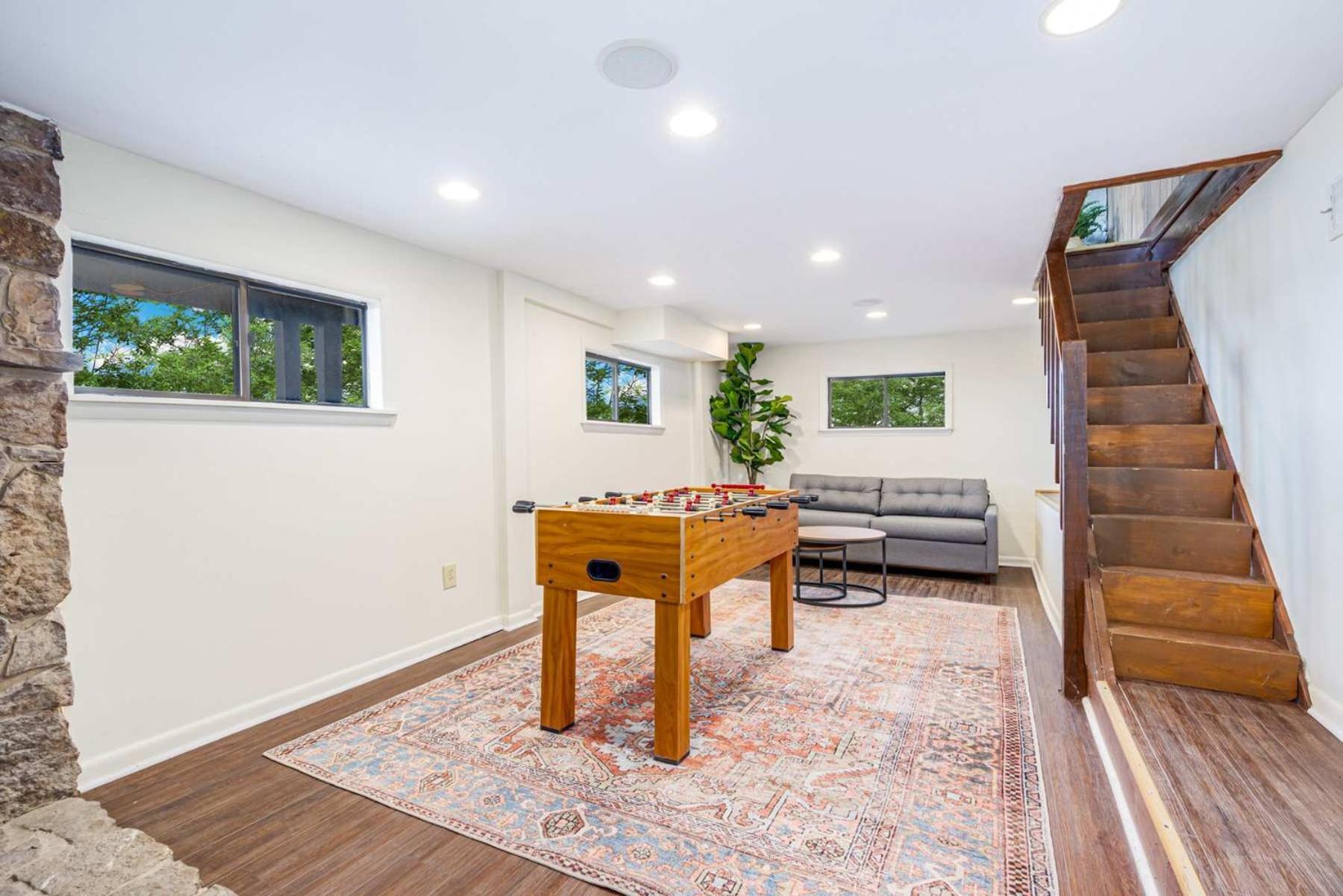 Inwood Amazing Views, Hot Tub, Fire Pit, Deck & Fireplace מראה חיצוני תמונה