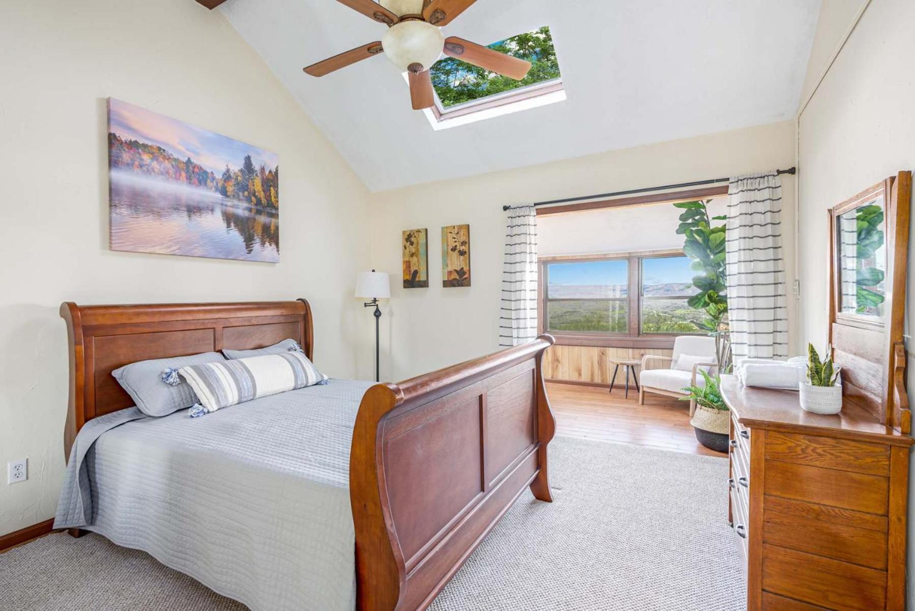 Inwood Amazing Views, Hot Tub, Fire Pit, Deck & Fireplace מראה חיצוני תמונה