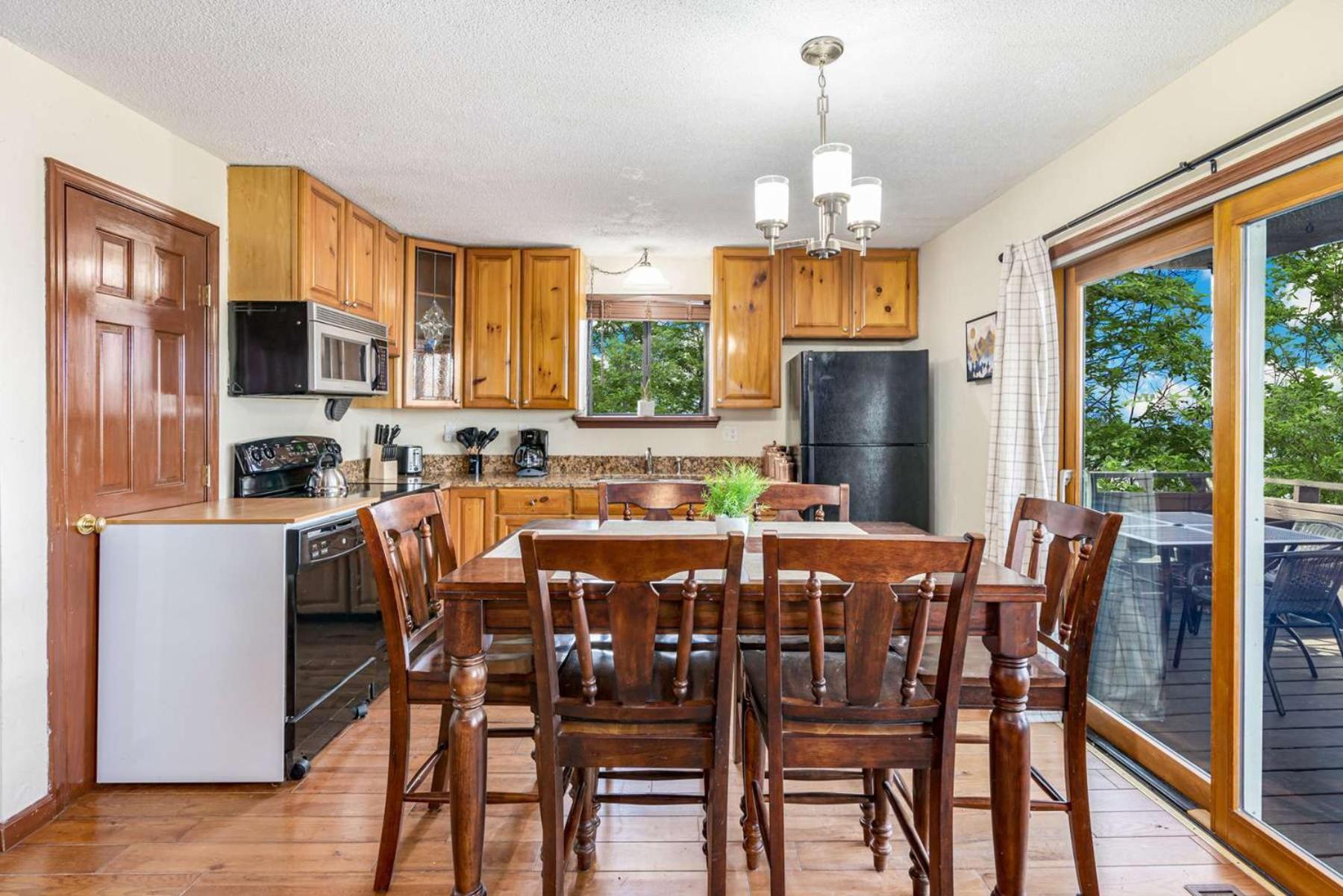 Inwood Amazing Views, Hot Tub, Fire Pit, Deck & Fireplace מראה חיצוני תמונה