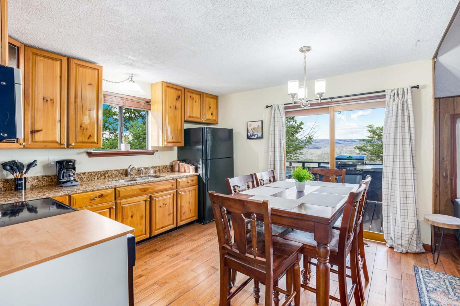 Inwood Amazing Views, Hot Tub, Fire Pit, Deck & Fireplace מראה חיצוני תמונה