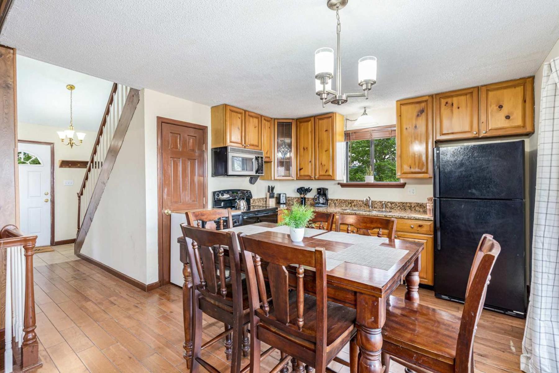 Inwood Amazing Views, Hot Tub, Fire Pit, Deck & Fireplace מראה חיצוני תמונה