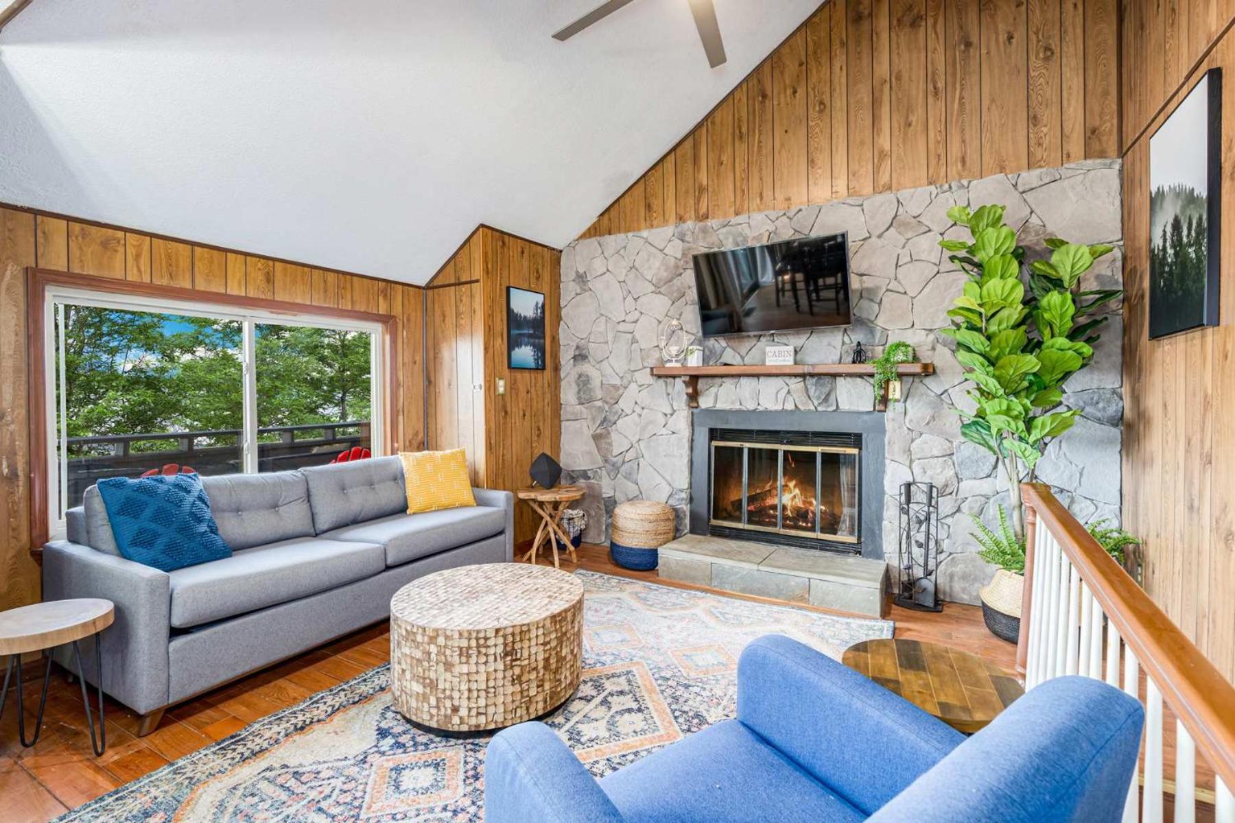 Inwood Amazing Views, Hot Tub, Fire Pit, Deck & Fireplace מראה חיצוני תמונה
